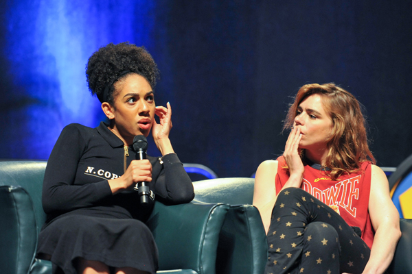 Billie-Piper-and-Billie-Piper-WizardWorldPHL-2017-photo-by-Kendall-Whitehouse-600x400.jpg