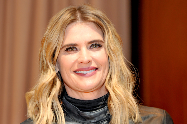 Kristy-Swanson-WizardWorldPHL-2017-photo-by-Kendall-Whitehouse-600x400