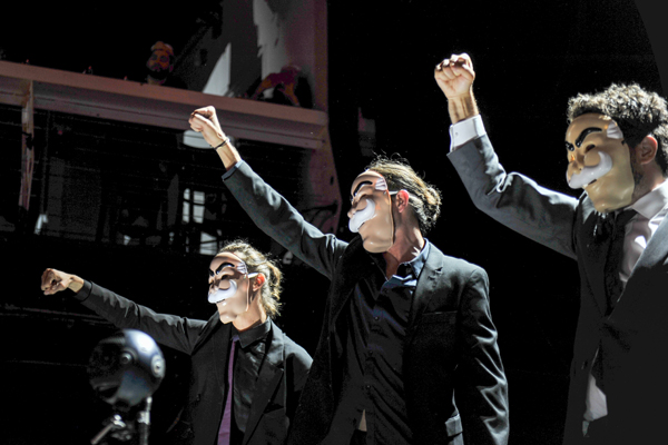 E-Coin-Launch-We-Are-Fsociety-NYCC-2017-photo-by-Kendall-Whitehouse-600x400