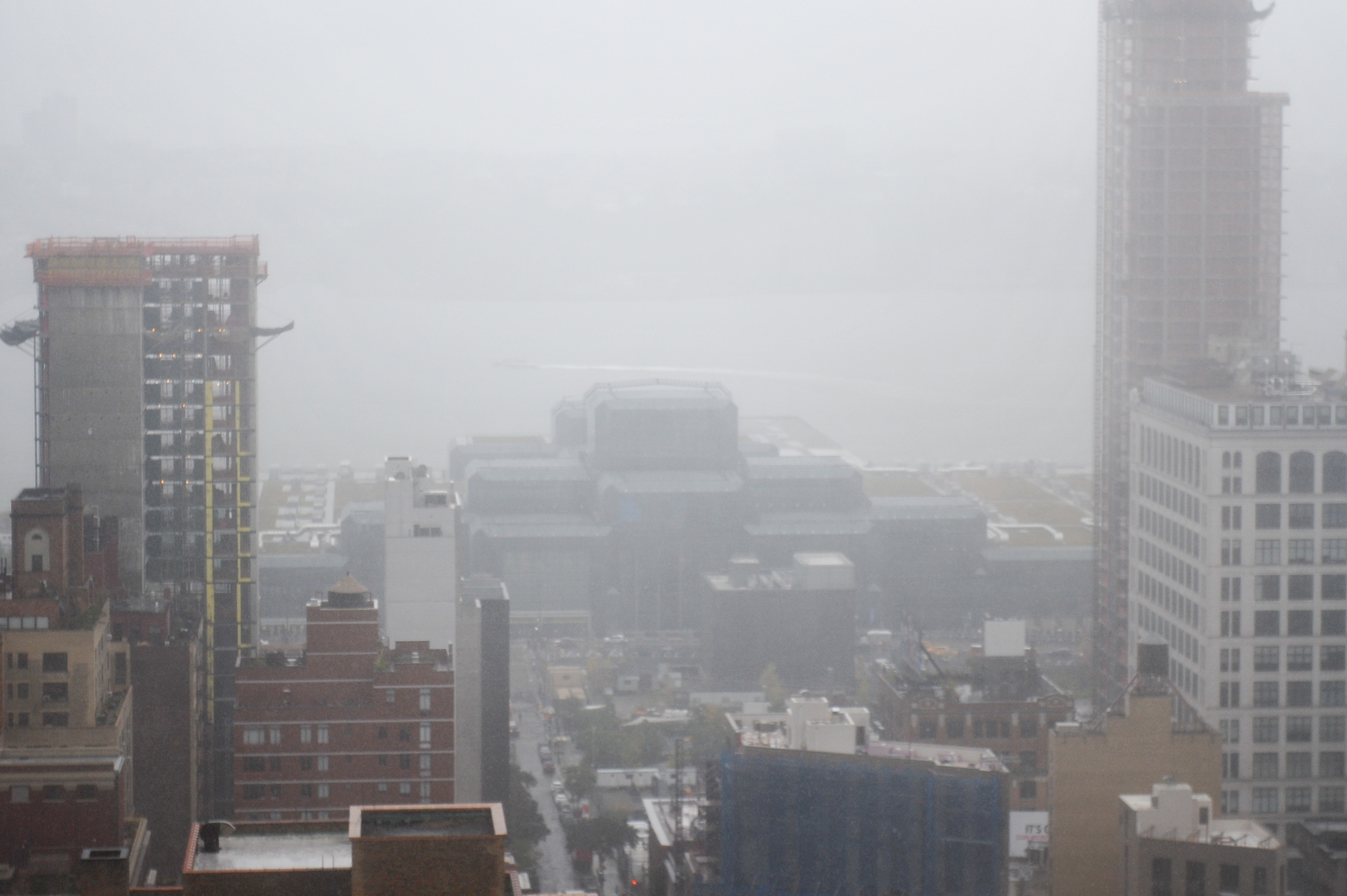 Javits-Center-Rain-NYCC-2017-photo-by-Kendall-Whitehouse
