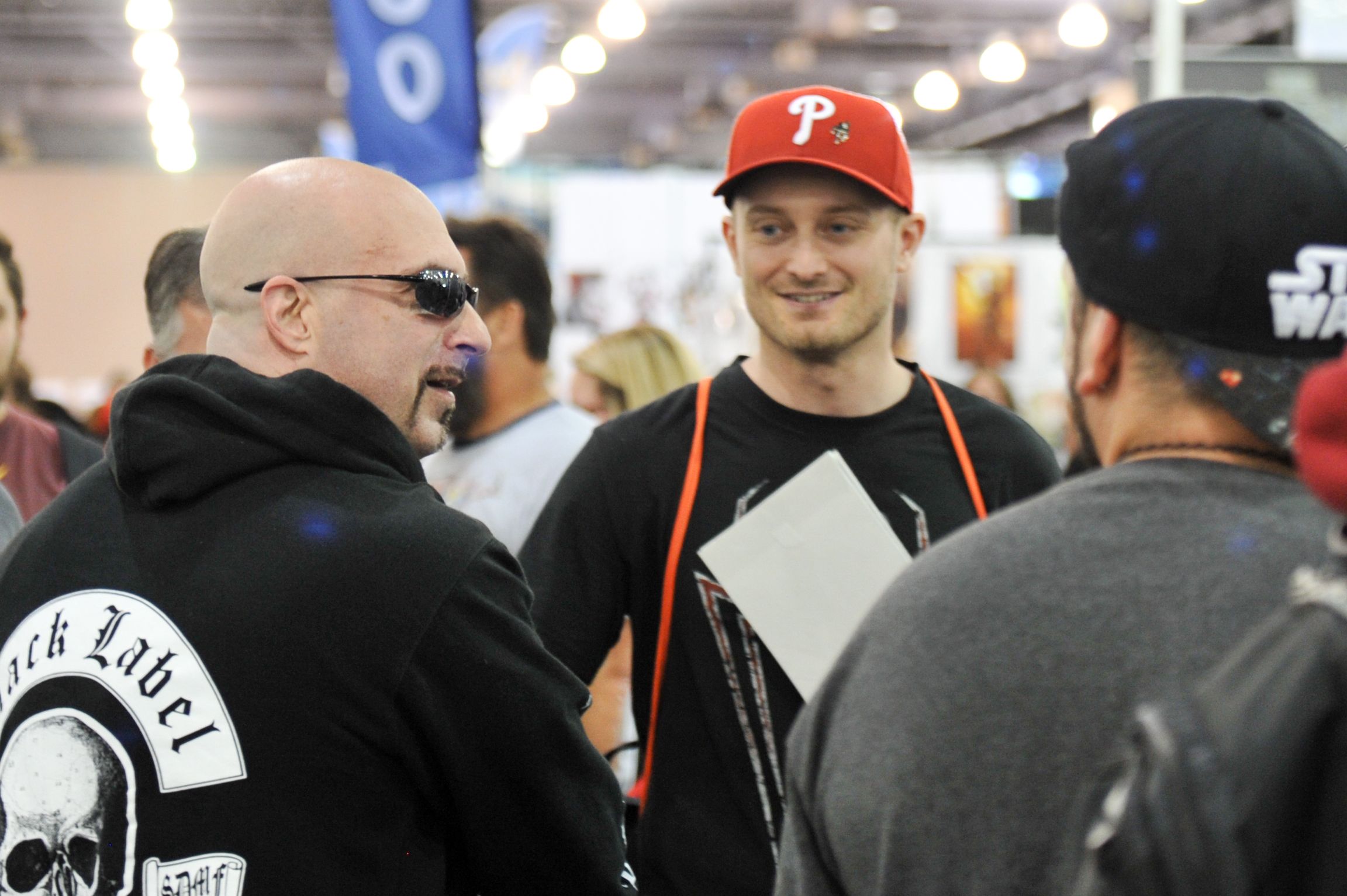 Greg-Capullo-Greets-Fans-WWPhillyCC-2018-photo-by-Kendall-Whitehouse